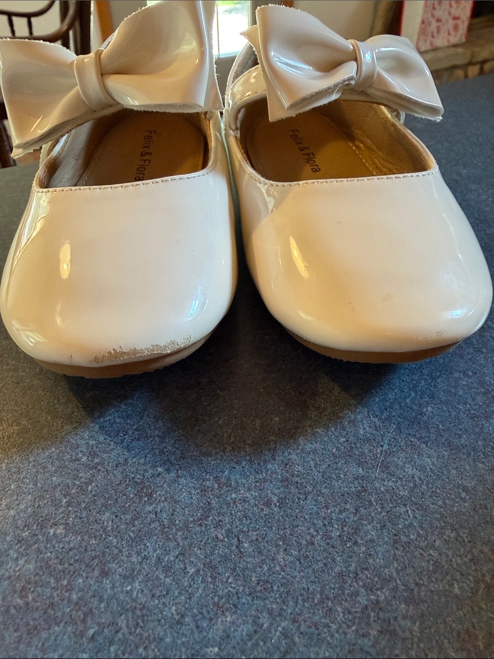 Felix & Flora Girls' White Patent Bow Mary Jane Dress Shoes - Picture 8 of 8